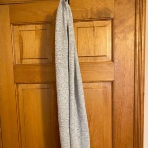 Tahari cashmere scarf